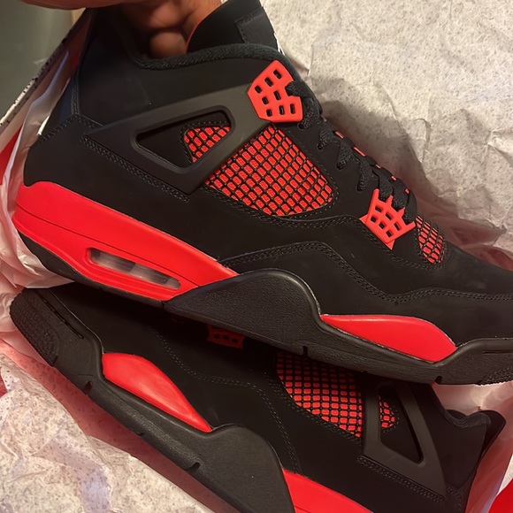 Jordan bred 4s - Picture 3 of 4